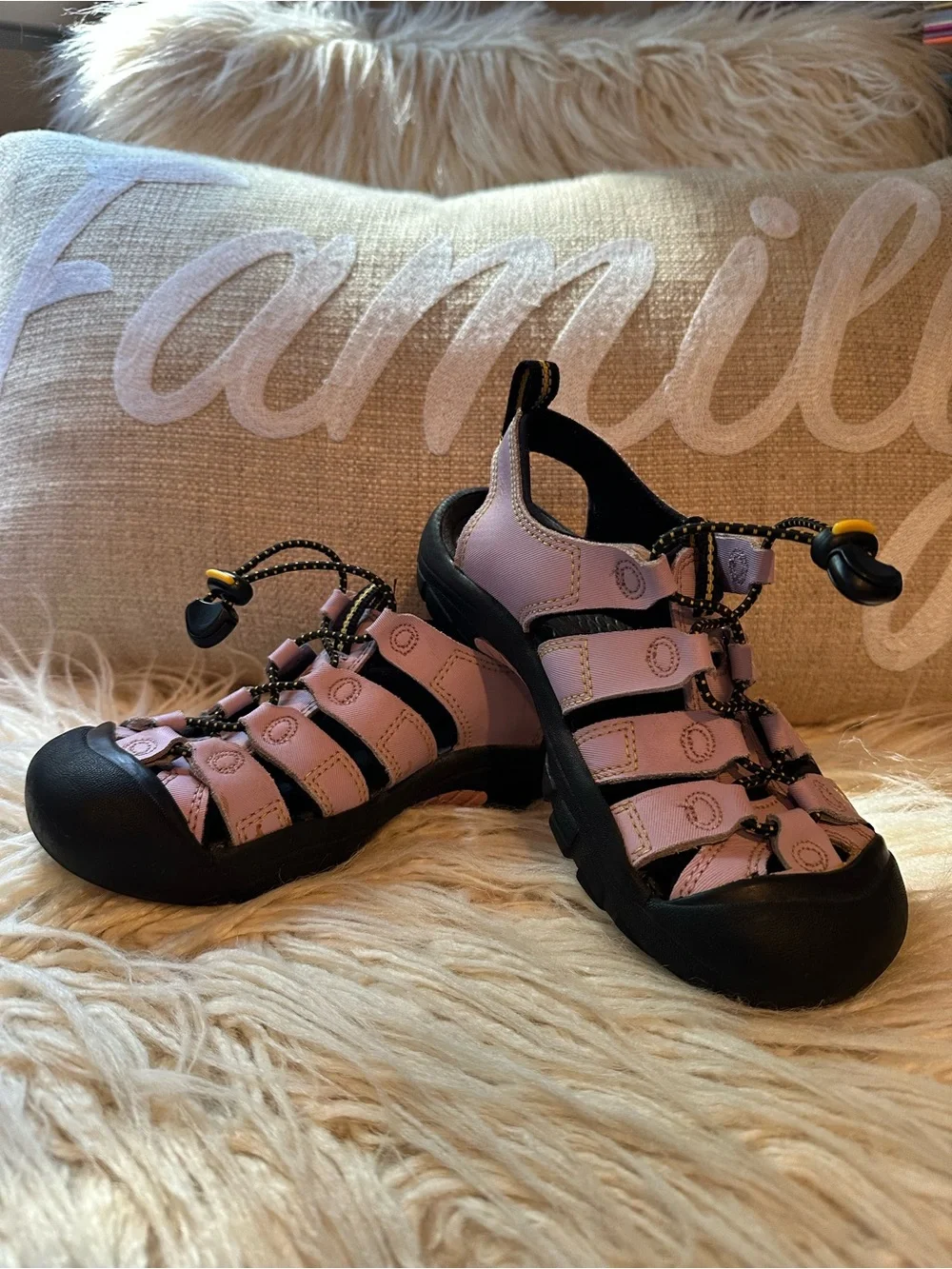 Keen Kids Newport H2 Rainbow Water Sandals | Kids Size 2 | Light Purple ๐ - Picture 3 of 8